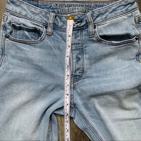 American Eagle Vintage Hi-Rise Jeans Size 2 Light Wash Distressed Ripped Holes - Picture 7 of 12